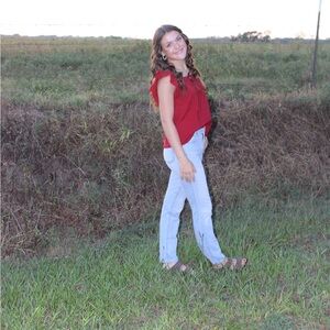 Meet your Posher, Alyssa